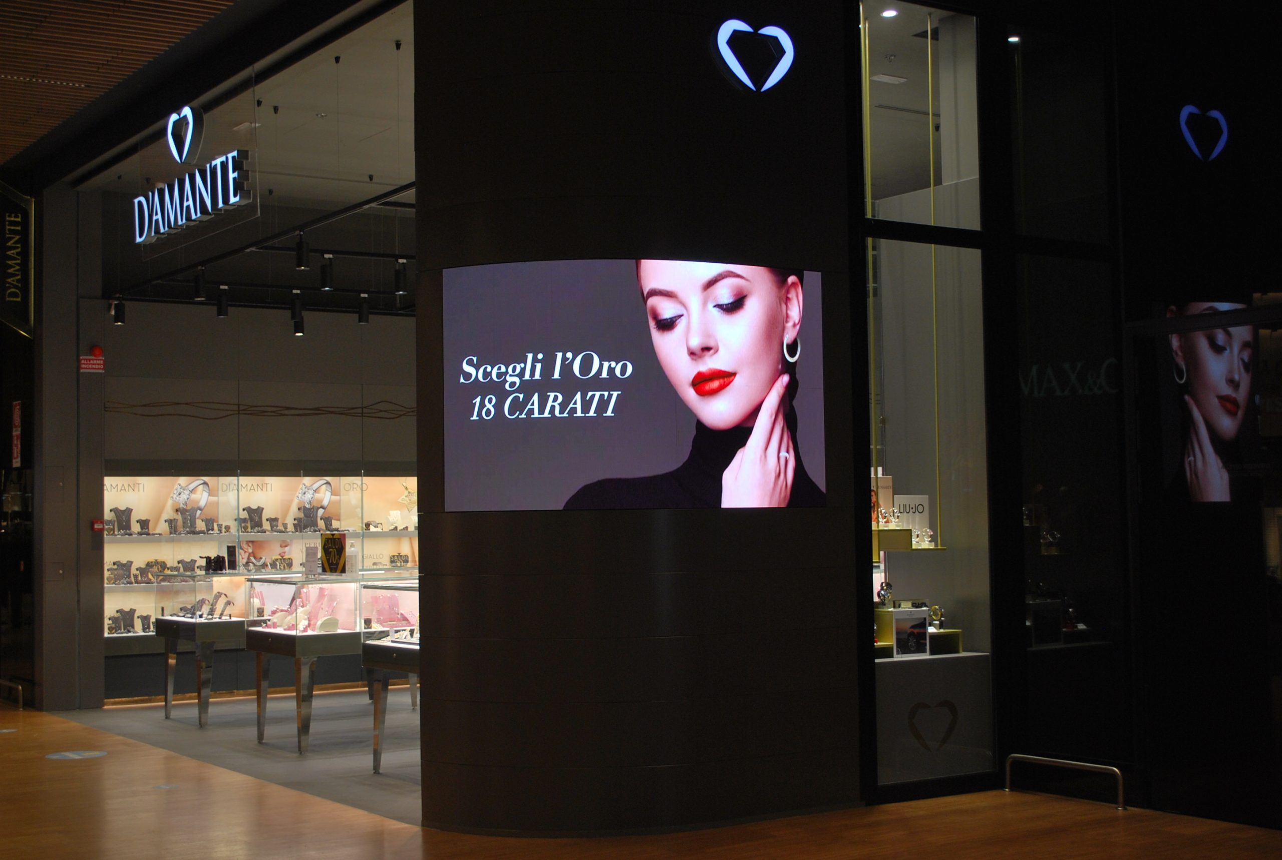 LedWall da parete negozio Morellato