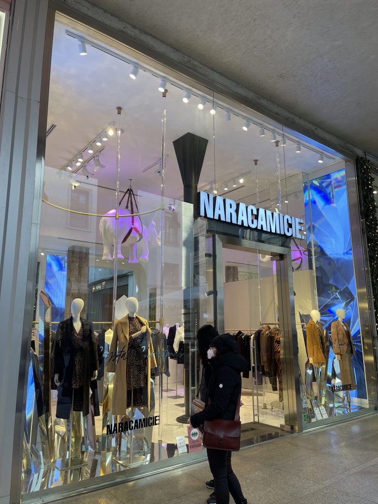 LedWall negozio NaraCamicie