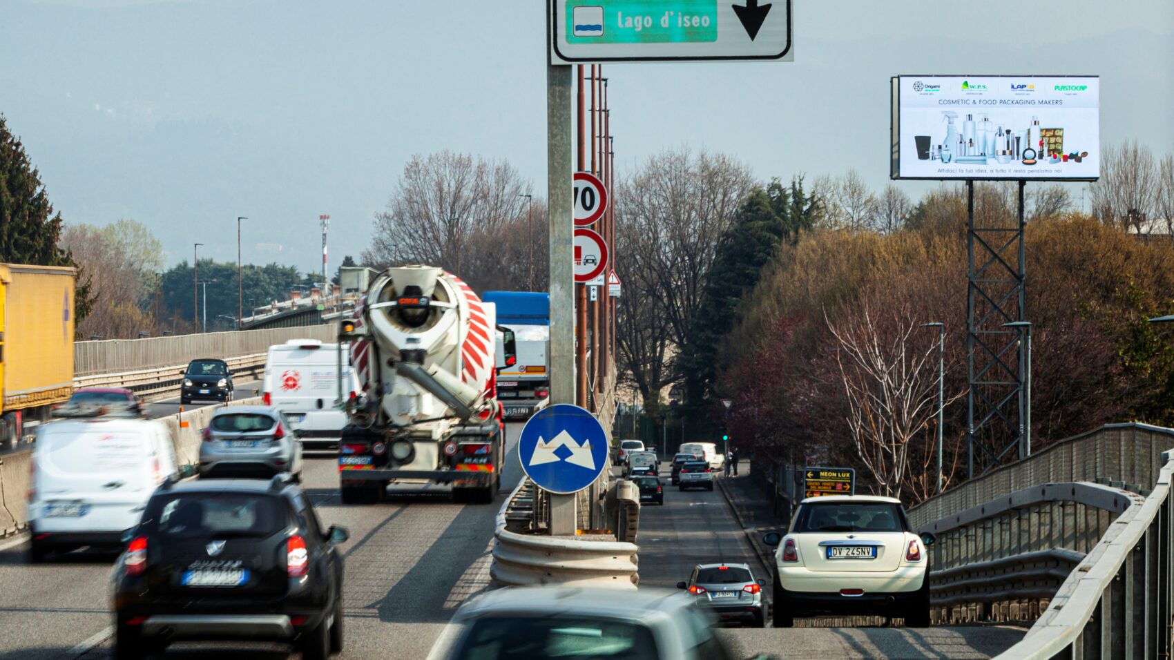 digital billboard ring road side