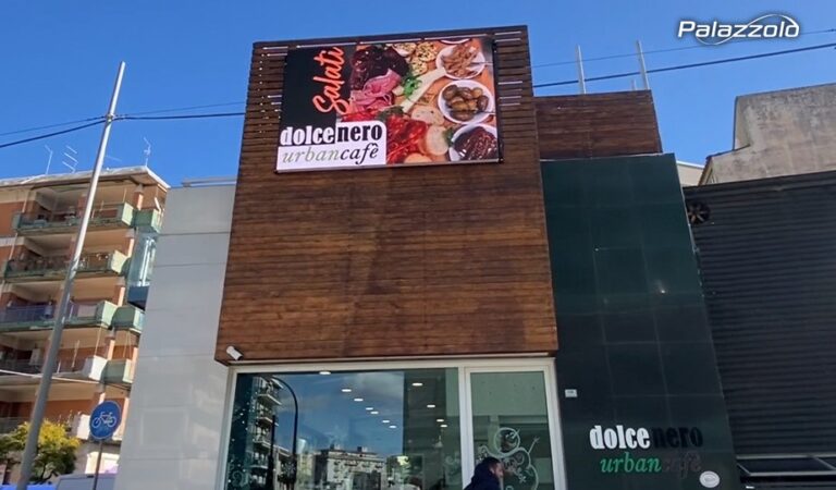 ledwall outdoor cafeteria