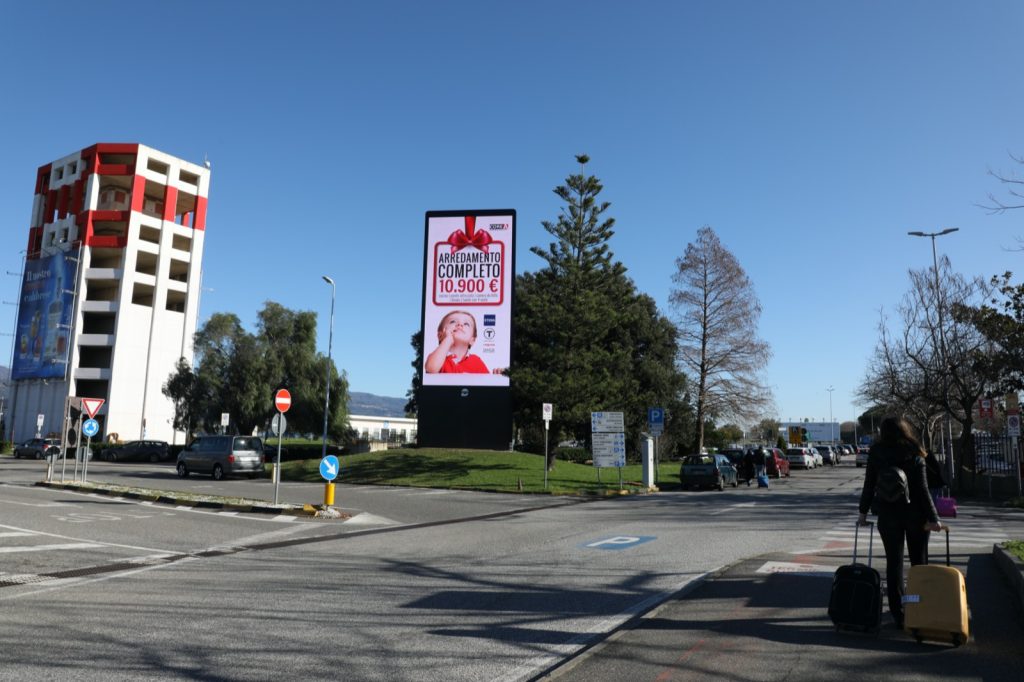 LedWall esterno Aeroporto Lamezia