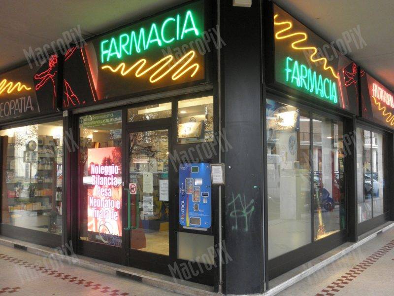 schermo led farmacia