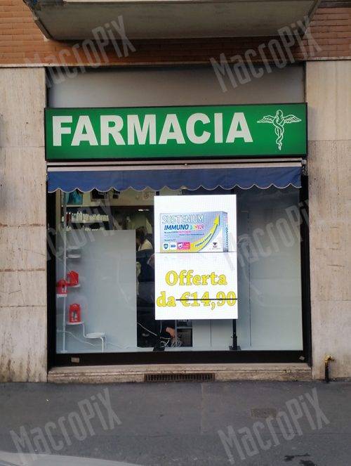 led screen farmacia