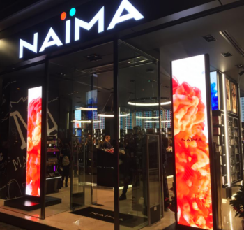 cosmetics shop window led digital poster